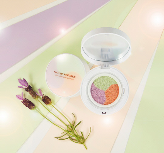 네이처리퍼블릭의 '네이처 오리진 트리플 컬러 톤업 쿠션'   네이처리퍼블릭 제공